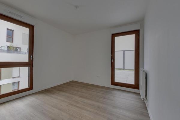 T2 MEUBLE MONTREUIL - PROCHE METRO