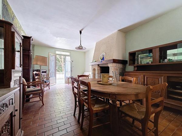 Maison de village avec terrasse, jardin, caves, garage et grenier aménageable – 136 m² habitables | Produit coup de cœur dans un cadre unique