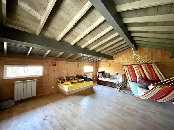 GUJAN-MESTRAS ! Maison de 198 m2, piscine intérieure, dépendance, Parcelle de 1750 m2