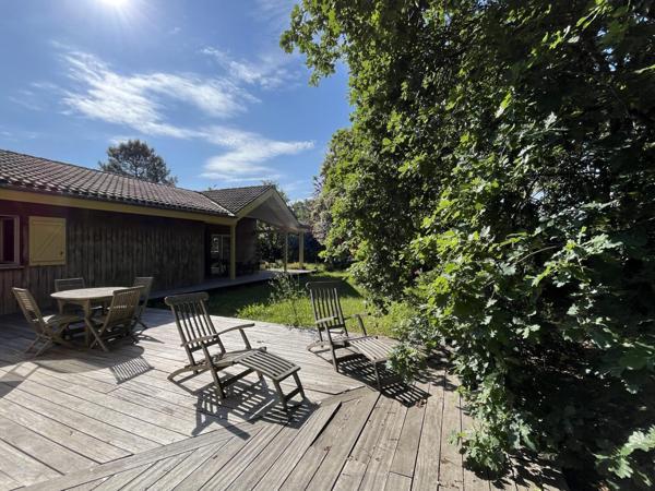 GUJAN-MESTRAS ! Maison de 198 m2, piscine intérieure, dépendance, Parcelle de 1750 m2