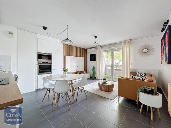 Appartement à louer 3 pièces 60.43m² Nîmes (30000)