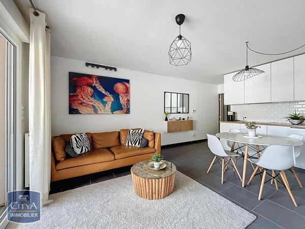 Appartement à louer 3 pièces 60.43m² Nîmes (30000)