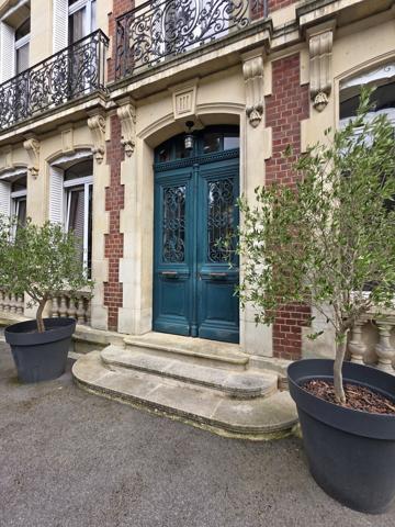 Maison de maître 214 m² à Laon 02000