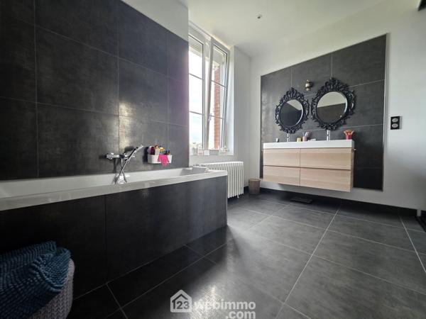 Maison de maître 214 m² à Laon 02000