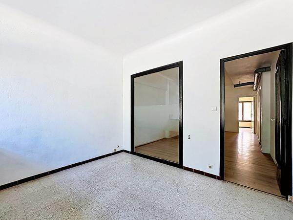 Local commercial 48m² extra-muros sur axe passant