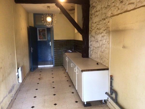 Ancienne salle des fêtes idéal pour association, stockage…..