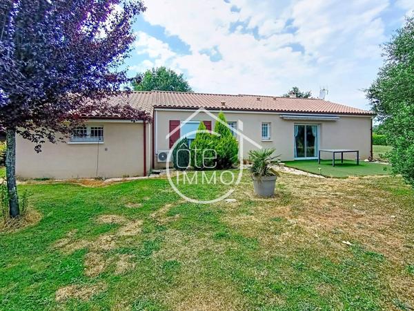 Saint-Pierre-d'Eyraud : Maison de 101m² avec jardin clos et garage