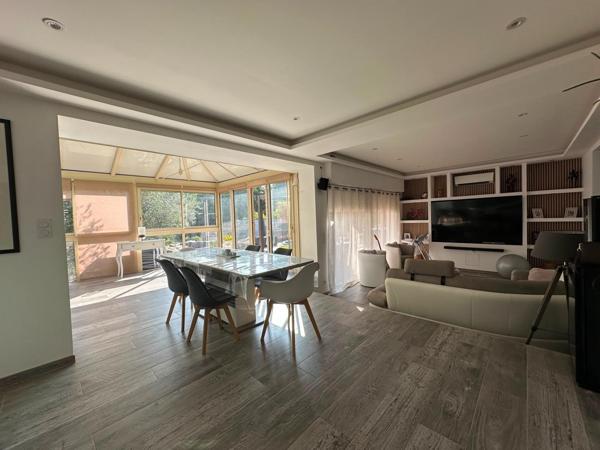 Maison familiale entièrement rénovée – 5 chambres et sous-sol