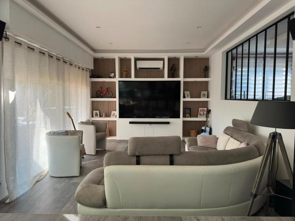 Maison familiale entièrement rénovée – 5 chambres et sous-sol