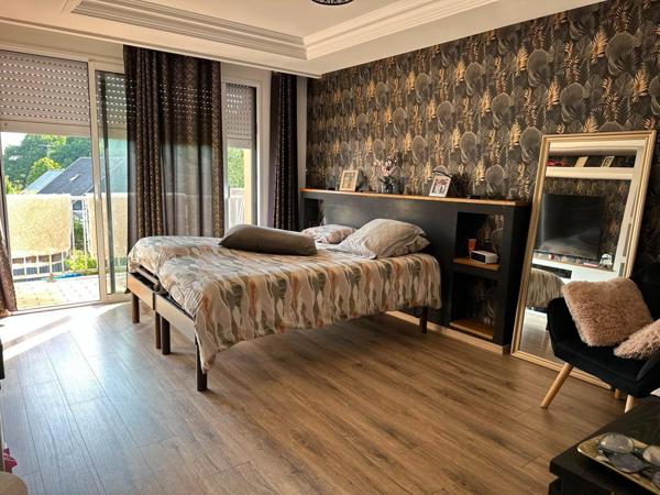 Maison familiale entièrement rénovée – 5 chambres et sous-sol