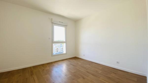Dpt Finistère (29), à vendre QUIMPER appartement T2 meublé situé au dernier étage de 45,51 m² habitable - Balcon- Parking souterrain.