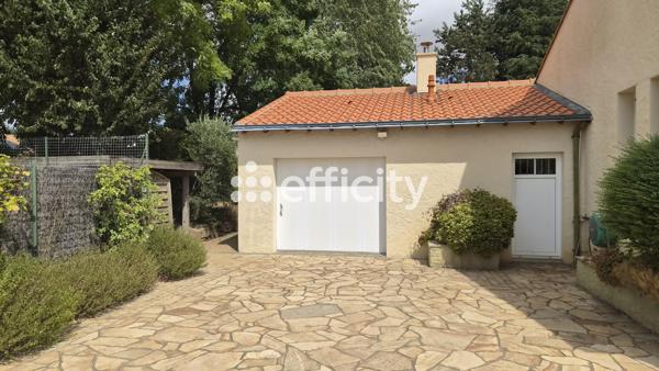 Maison
         8 pièces
        - 207 m² 572 000 € *