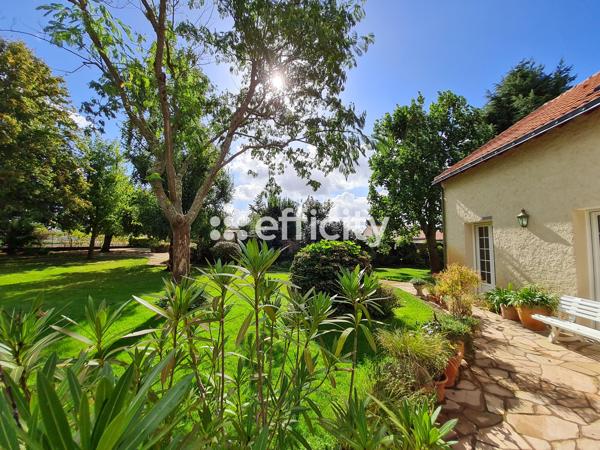 Maison
         8 pièces
        - 207 m² 572 000 € *