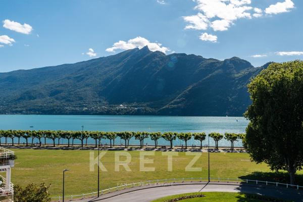 Appartement dernier étage, esplanade Aix les Bains, face au lac du Bourget