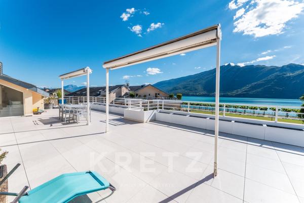 Appartement dernier étage, esplanade Aix les Bains, face au lac du Bourget