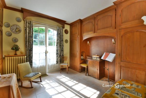 Périgourdine idéalement située 5 chambres sur un beau terrain Paysager à Pineuilh (33)