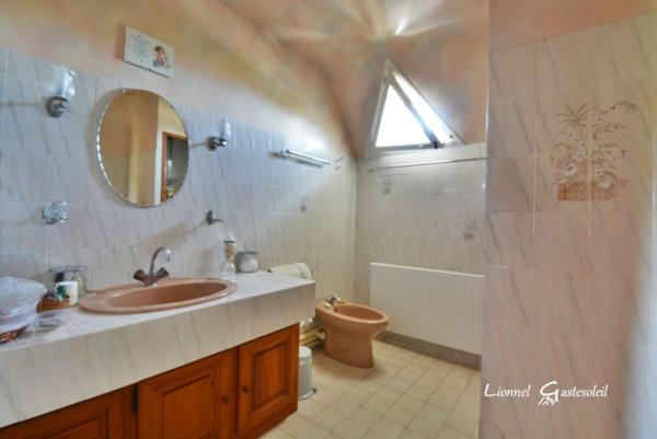 Périgourdine idéalement située 5 chambres sur un beau terrain Paysager à Pineuilh (33)