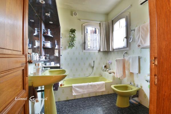 Périgourdine idéalement située 5 chambres sur un beau terrain Paysager à Pineuilh (33)