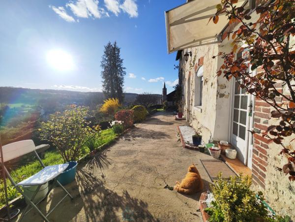 Superbe vue pour cette authentique maison de village