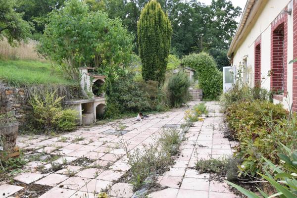 À vendre – Longère en pierre avec dépendances et grand terrain – Pierres (28130)