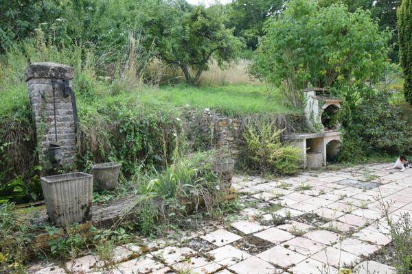 À vendre – Longère en pierre avec dépendances et grand terrain – Pierres (28130)