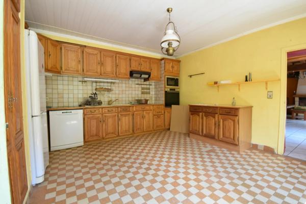 À vendre – Longère en pierre avec dépendances et grand terrain – Pierres (28130)