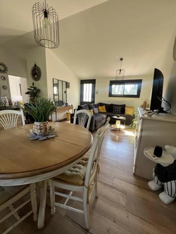 Vente                                                      Villa
                        
                     4 pièces                      79 m2                     à Perpignan