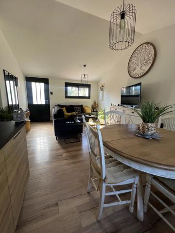 Vente                                                      Villa
                        
                     4 pièces                      79 m2                     à Perpignan