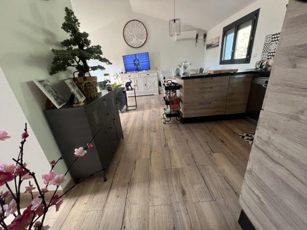 Vente                                                      Villa
                        
                     4 pièces                      79 m2                     à Perpignan