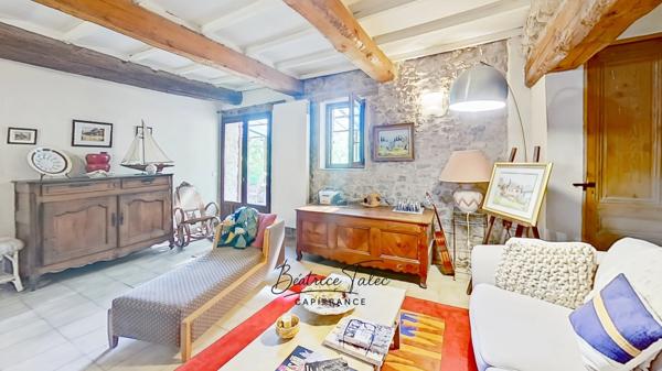 Forcalquier – Ancien moulin rénové 390 m² – 4 gîtes – parc 1,3 ha avec source naturelle, Provence, Haute-Provence