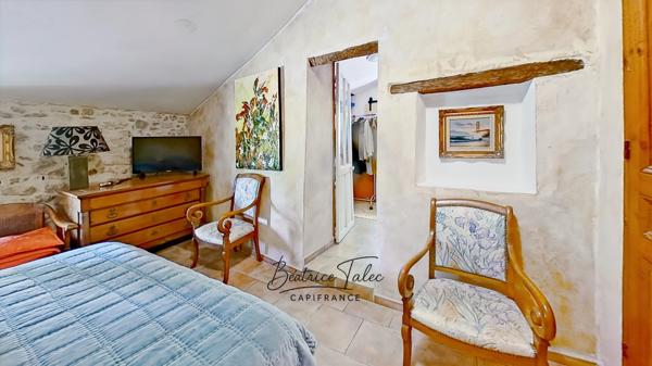 Forcalquier – Ancien moulin rénové 390 m² – 4 gîtes – parc 1,3 ha avec source naturelle, Provence, Haute-Provence