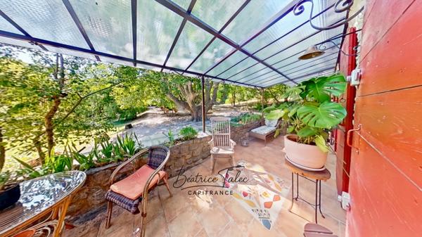 Forcalquier – Ancien moulin rénové 390 m² – 4 gîtes – parc 1,3 ha avec source naturelle, Provence, Haute-Provence