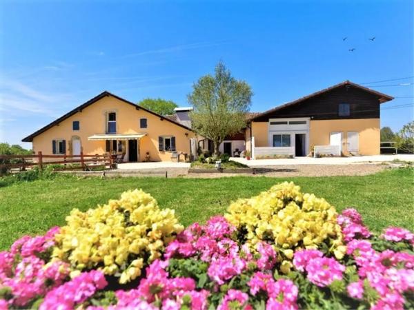PROPRIÉTÉ DE CARACTÈRE – Maison d'Habitation avec 6 GÎTES + Emplacements CAMPING-CARS