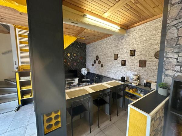 PROPRIÉTÉ DE CARACTÈRE – Maison d'Habitation avec 6 GÎTES + Emplacements CAMPING-CARS