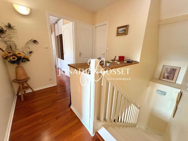 Verneuil-Sur-Seine: Maison familiale - 7 pièces - 5 chambres- 148m² sur 665m² de terrain