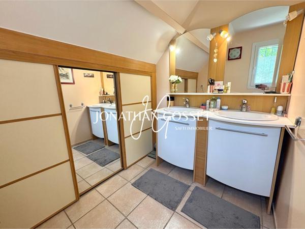 Verneuil-Sur-Seine: Maison familiale - 7 pièces - 5 chambres- 148m² sur 665m² de terrain