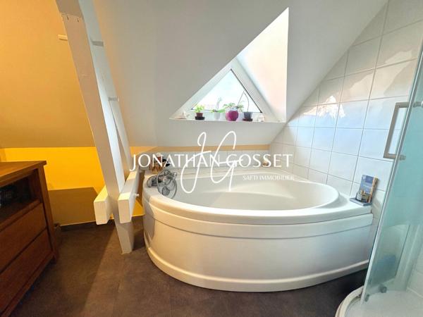 Verneuil-Sur-Seine: Maison familiale - 7 pièces - 5 chambres- 148m² sur 665m² de terrain