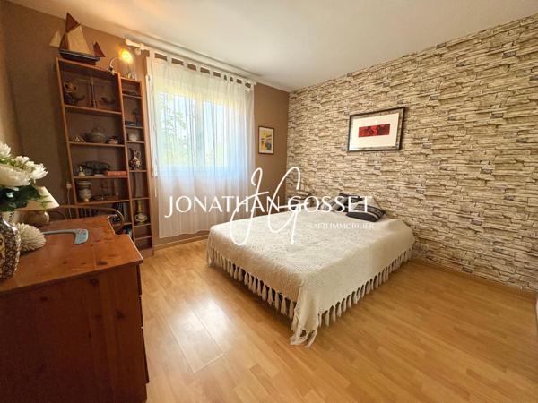 Verneuil-Sur-Seine: Maison familiale - 7 pièces - 5 chambres- 148m² sur 665m² de terrain