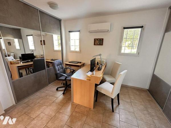 A VENDRE SIX-FOURS-LES-PLAGES (VAR) 83140 - LE BRUSC : VILLA D'EXCEPTION SUR 1100 m2 DE TERRAIN...