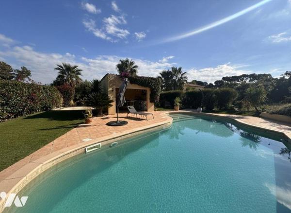 A VENDRE SIX-FOURS-LES-PLAGES (VAR) 83140 - LE BRUSC : VILLA D'EXCEPTION SUR 1100 m2 DE TERRAIN...