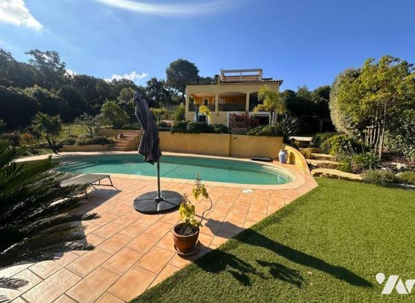 A VENDRE SIX-FOURS-LES-PLAGES (VAR) 83140 - LE BRUSC : VILLA D'EXCEPTION SUR 1100 m2 DE TERRAIN...