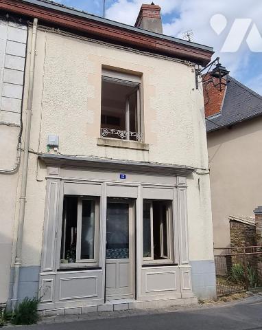 LA GUERCHE DE BGNE - Plein-centre : Maison avec dépendance
