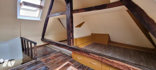 LA GUERCHE DE BGNE - Plein-centre : Maison avec dépendance