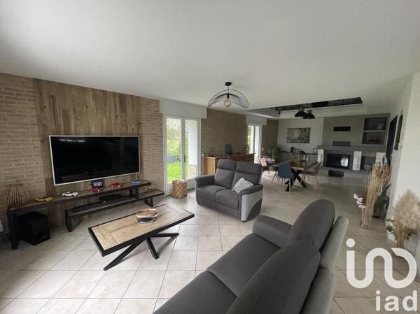 Pavillon 5 pièces de 183 m² à Bourbourg (59630)