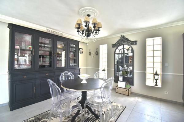 Villa contemporaine de 210 m² avec grande piscine