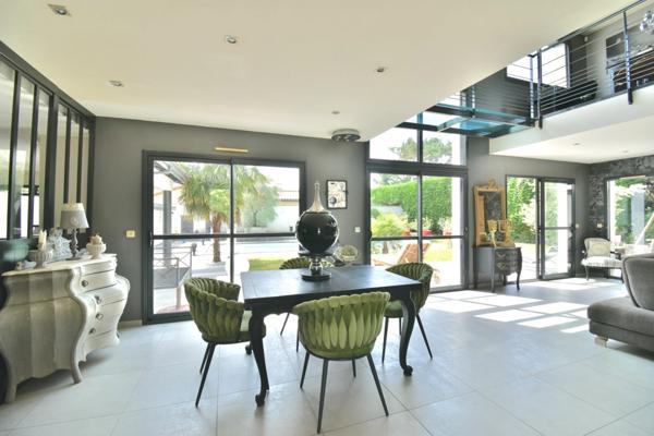 Villa contemporaine de 210 m² avec grande piscine