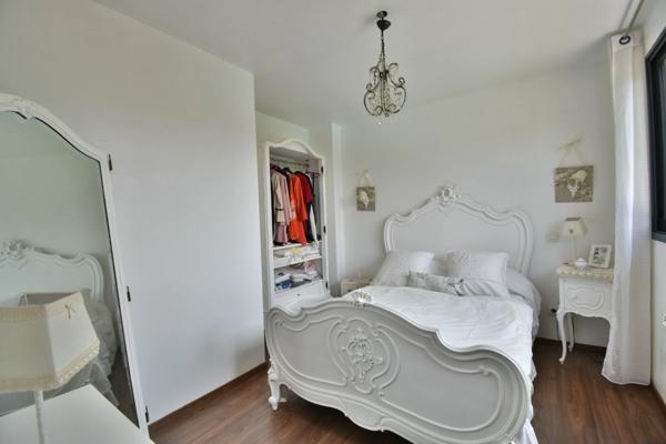 Villa contemporaine de 210 m² avec grande piscine