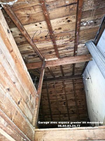 Maison bien située 3 chambres avec grenier de 43 m² au sol et garage - Beau potentiel