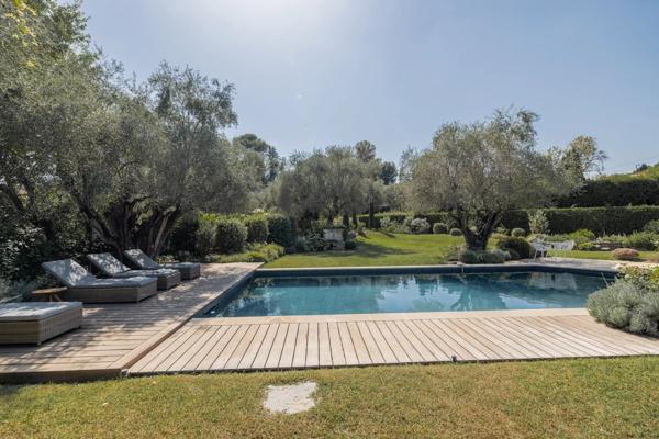 Mougins, Maison 5 Chambres -  234 m² à vendre