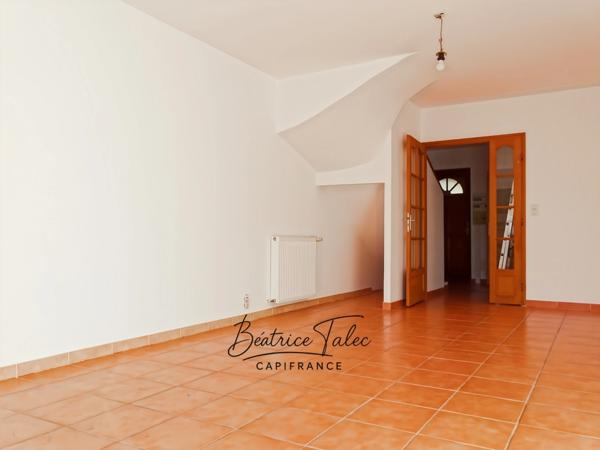 Appartement duplex T3 – 72 m², terrasse conviviale, parking privé – La Fare-les-Oliviers, provence, Bouches-du-Rhône, Quartier calme, résidentiel